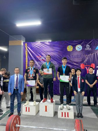 Мангистауские тяжелоатлеты привезли медали с чемпионата страны по пауэрлифтингу