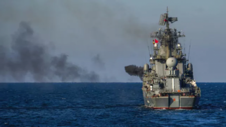 Ракетный крейсер "Москва" затонул