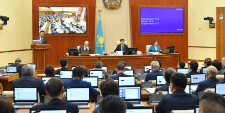 Союз журналистов Казахстана и «Әділ сөз»: Действия парламента являются неуважением к СМИ