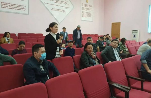 Питьевая вода и озеленение: проблемы обсудили депутаты с жителями Актау