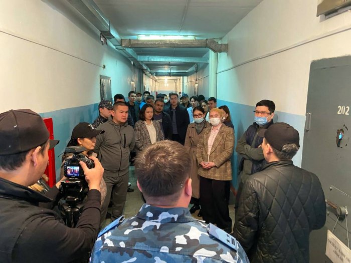 Борьба с коррупцией: для госслужащих Актау провели экскурсию в СИЗО