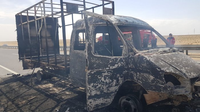 За неделю спасатели Актау вызволили четверых детей из запертых квартир и предотвратили суицид