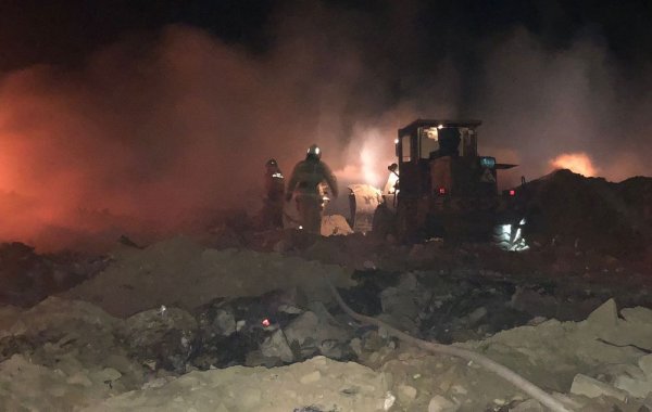 Пожар на мусорном полигоне вблизи Актау потушили