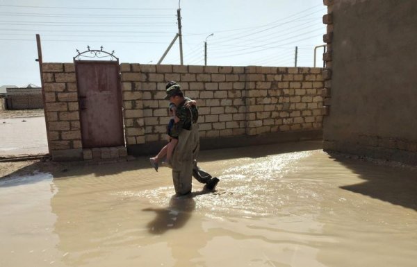 Воду продолжают откачивать в Жанаозене