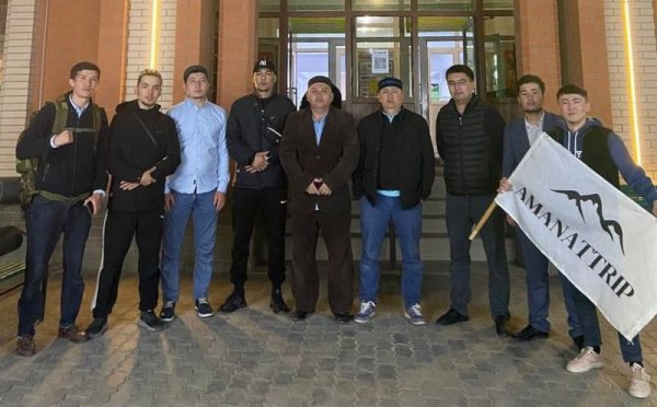 Пешком до Алматы: волонтеры из Актау собрали на жилье многодетной семье четыре миллиона тенге