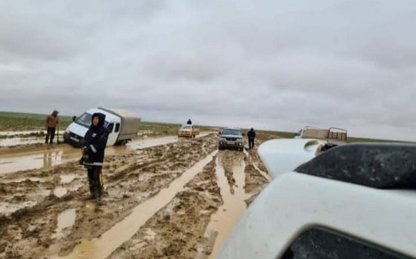 Степные дороги в Мангистау превращаются в непреодолимое испытание  после дождя