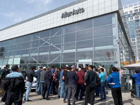 Программа льготного кредитования: в автосалонах наблюдаются очереди