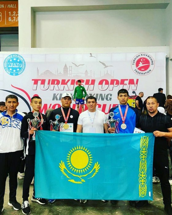 Спортсмены из Мангистау завоевали девять медалей на Кубке мира по кикбоксингу в Стамбуле