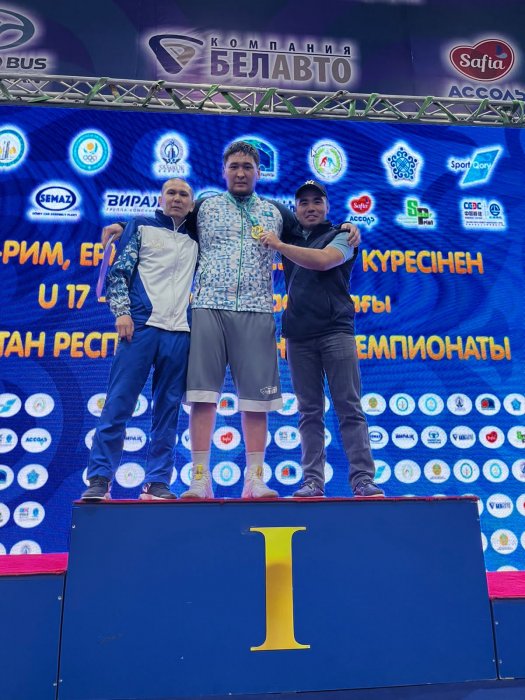 Борец из Актау Алибек Сарсенгалиев завоевал серебряную медаль на международном турнире в Болгарии