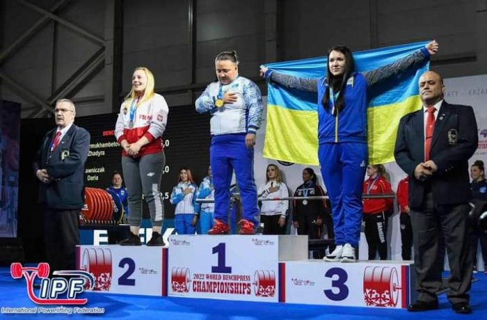 Жанаозенская спортсменка завоевала «золото» на чемпионате мира по жиму лежа