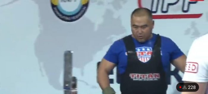 Кайрат Ургешбаев из Актау занял второе место на чемпионате мира по пауэрлифтингу