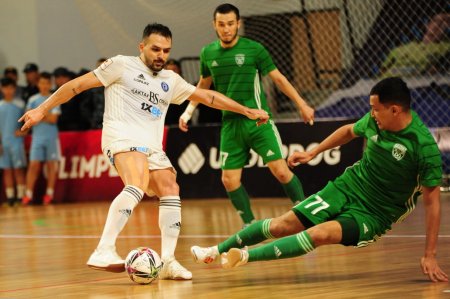 Суперигра в Актау! «Каспий» проигрывая в два мяча, побеждает в дерби