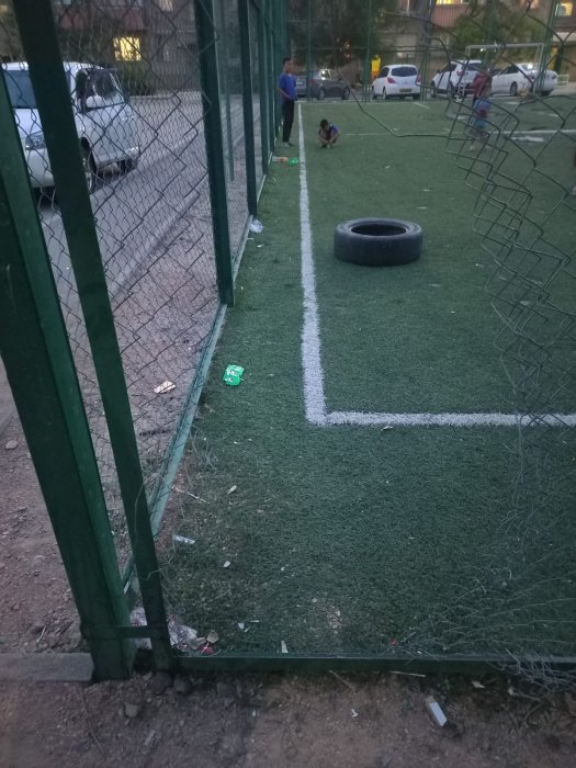 Жители 26 микрорайона Актау пожаловались на ужасное состояние футбольного поля