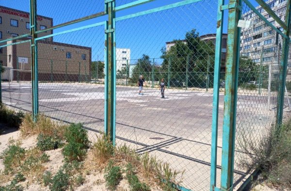 Жильцам заблокировали проезд к их дому в Актау