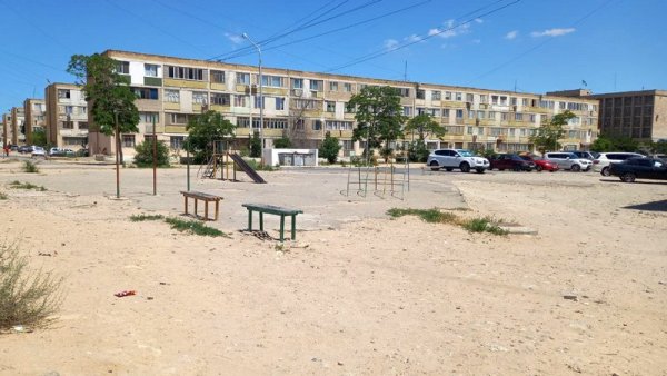 Жильцам заблокировали проезд к их дому в Актау