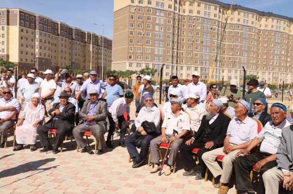 В Актау появилась аллея в честь народных героев