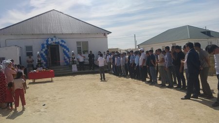 Выпускники села Бейнеу подарили дом спортсмену с ограниченными возможностями