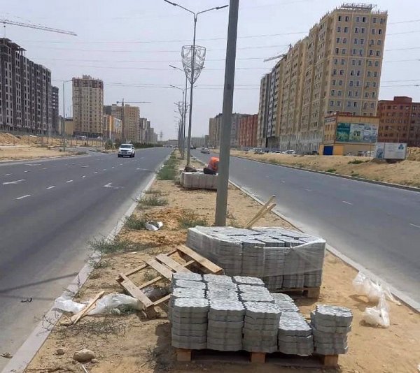 За месяц планируют уложить брусчатку между микрорайонами в Актау
