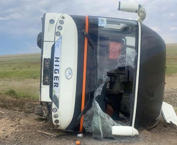 ДТП на автодороге Доссор-Кульсары-Бейнеу: Шесть человек попали в больницу