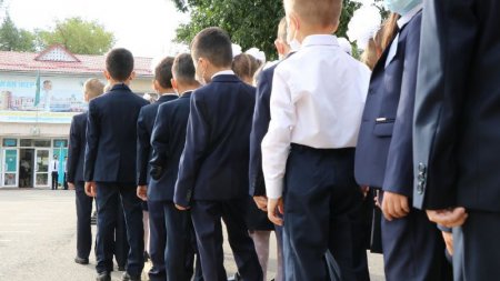 Казахстанцы свободны в выборе фирмы и цвета школьной формы