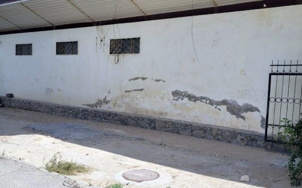 Кафе в центре Актау продолжает игнорировать требование чиновников