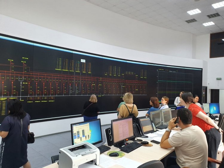 11 педагогов отечественных университетов прошли производственную стажировку в АО «МРЭК»