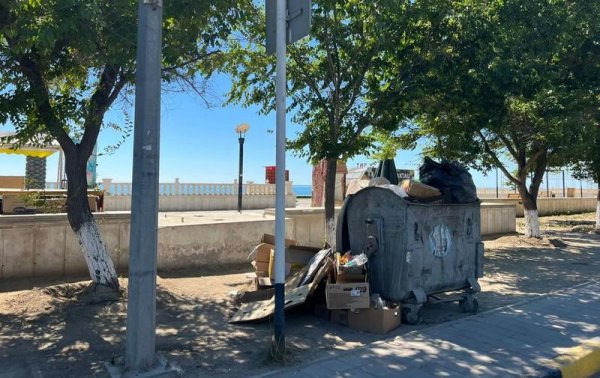 Аким Актау взял на особый контроль вопрос чистоты на набережной