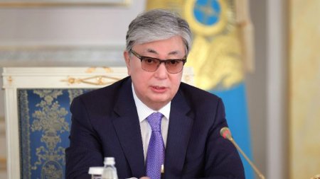 Токаев объявил выговор Султанову и Карашукееву из-за ситуации с сахаром