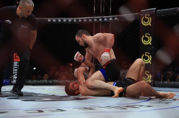 15 тысяч человек и горы мусора. Как прошел турнир «Naiza 41 х Eagle 48» в Актау