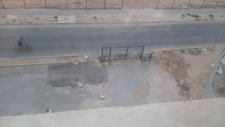 Уже разваливается: жители новостройки в Актау недовольны качеством своего дома