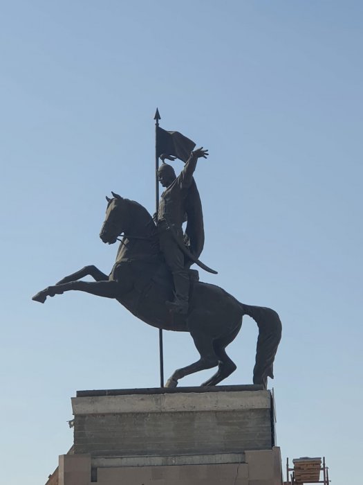 В Актау устанавливают памятник Шотан-батыру