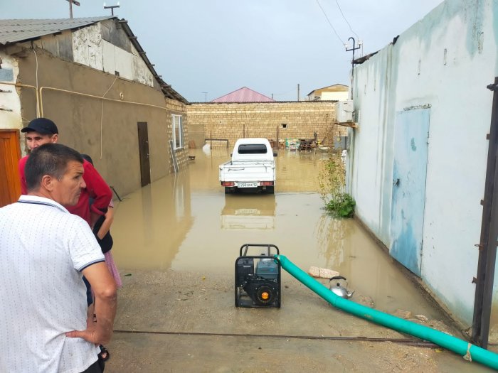 С городских улиц Актау откачали 19 398 кубометров воды