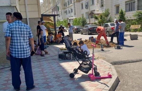 Четверо суток без электричества: в акимате отреагировали на жалобу жителей Актау