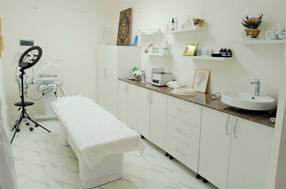 В Актау открылся салон красоты с особенными работниками