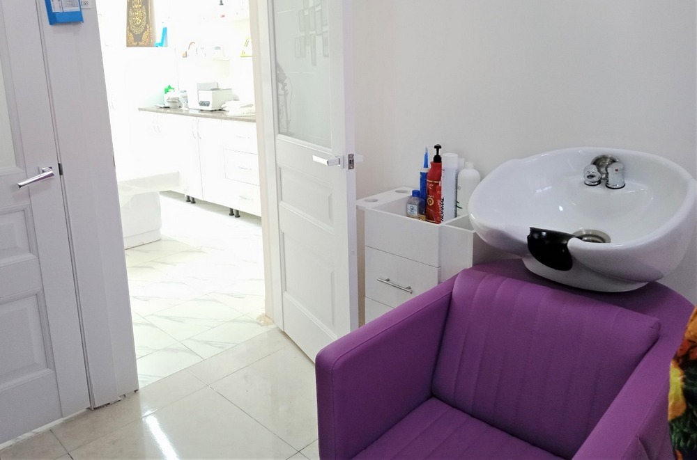 В Актау открылся салон красоты с особенными работниками