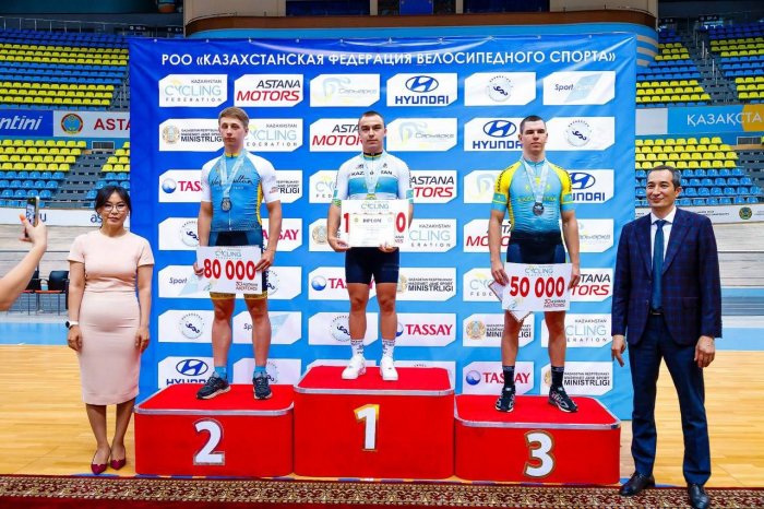 Семь медалей привезли с чемпионата страны мангистауские велогонщики