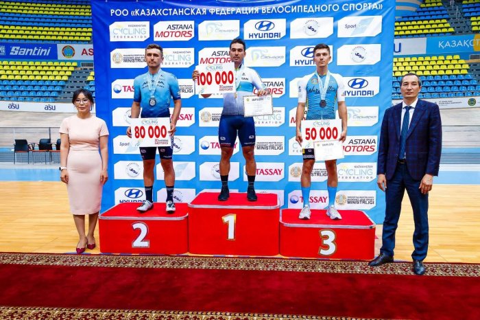 Семь медалей привезли с чемпионата страны мангистауские велогонщики