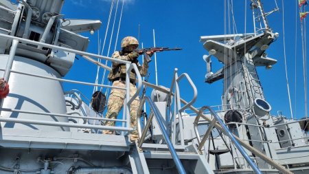 Армия Казахстана провела комплексные учения на Каспии