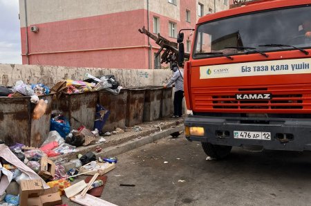 Возросшее количество отходов и дорогие запчасти: в акимате Актау назвали причины проблем с вывозом мусора
