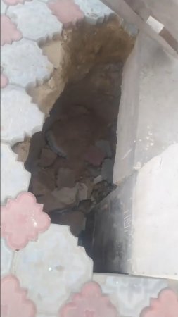 На набережной в Актау заделали яму: в неё ранее провалился ребёнок
