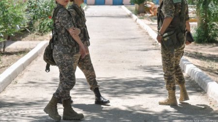 Казахстанка заявила об унижениях и домогательстве в армии 