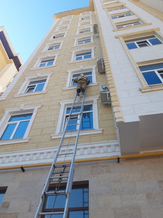 Двоих детей и кошку спасли спасатели Мангистау