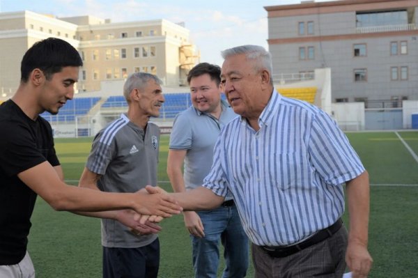 Ветеранам-болельщикам выделили специальные места на стадионе в Актау