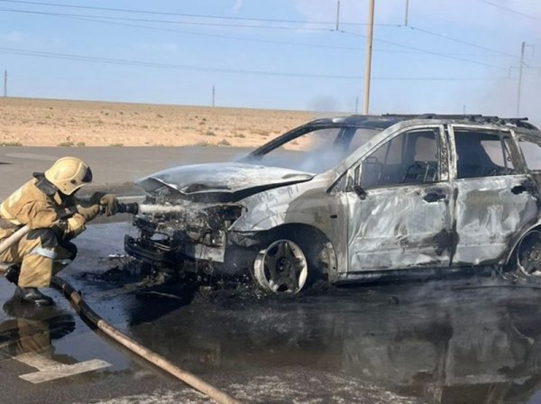 Автомобиль загорелся в одном из дворов Актау
