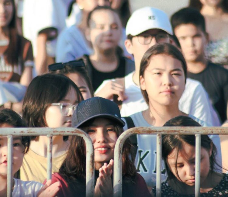 Для чего вся молодёжь Актау собралась на набережной?