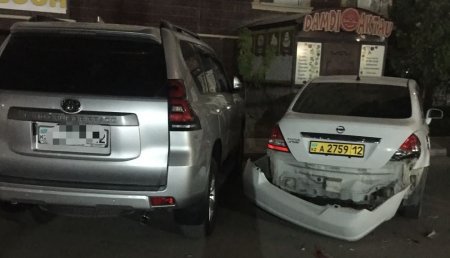 Пьяный и лишённый прав водитель ударил шесть машин и едва не сбил пешеходов в 19 микрорайоне Актау