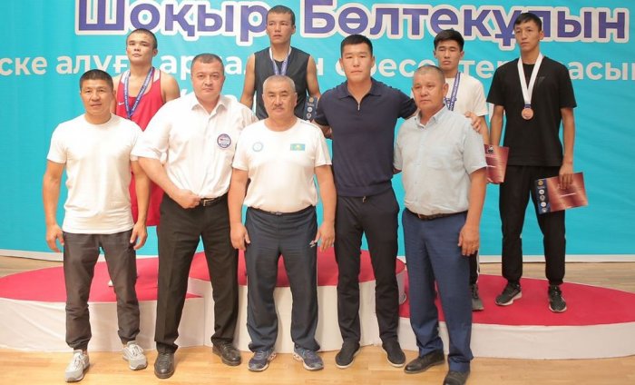 «Золото» выиграли мангистауские боксёры на турнире памяти Шокыра Болтекулы