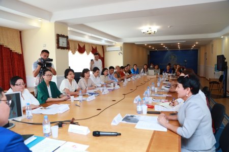 Ребёнок без семьи – лишение его будущего: Как Дом мамы предлагает помочь детям