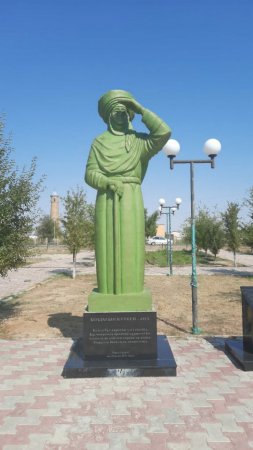 Мать 80 лет "ждет" сына с войны на вокзале в Атырауской области 