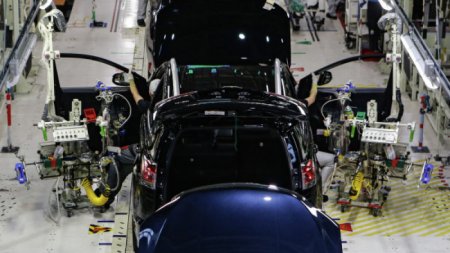 Toyota закрывает завод в России - СМИ